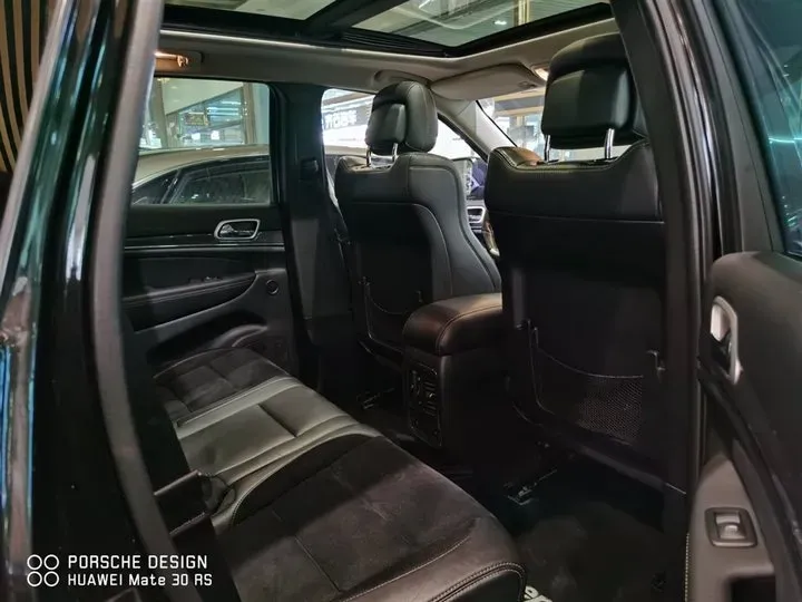 2013 Jeep Grand Cherokee SRT 6.4L 468HP V8 5AT,autocango,china used car exporter,china ev exporter,chinese used car exporter,chinese used ev exporter