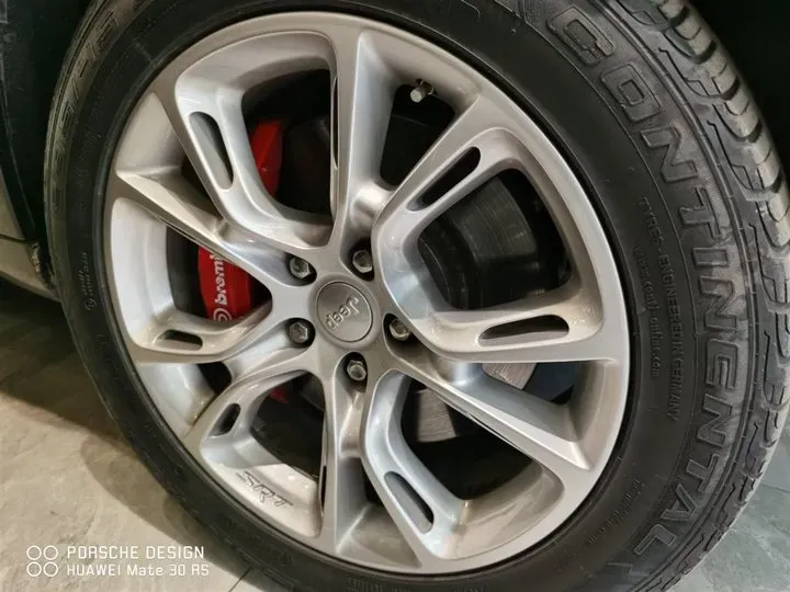 2013 Jeep Grand Cherokee SRT 6.4L 468HP V8 5AT,autocango,china used car exporter,china ev exporter,chinese used car exporter,chinese used ev exporter