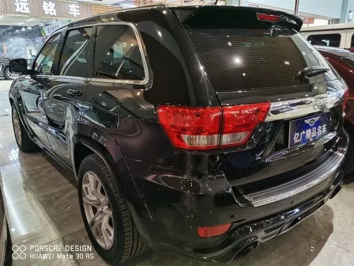 2013 Jeep Grand Cherokee SRT 6.4L 468HP V8 5AT,autocango,china used car exporter,china ev exporter,chinese used car exporter,chinese used ev exporter