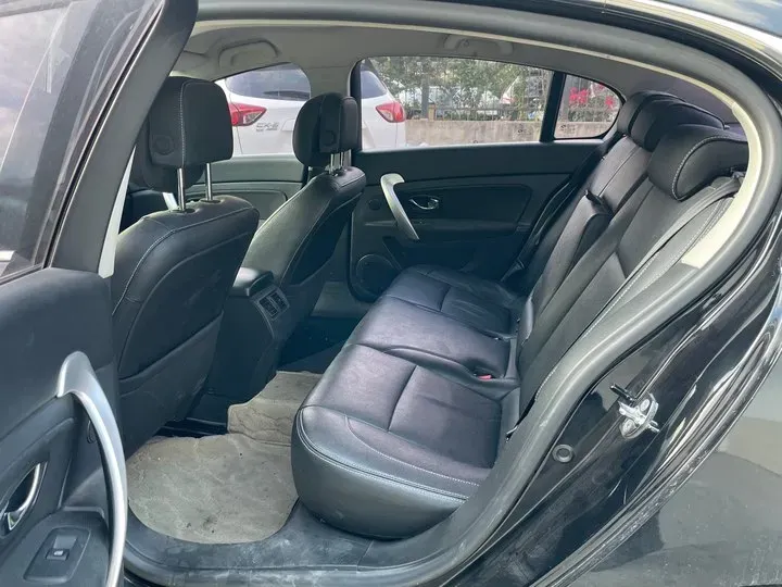 2013 Renault  Latitude 2.0L 139HP L4 CVT,autocango,china used car exporter,china ev exporter,chinese used car exporter,chinese used ev exporter