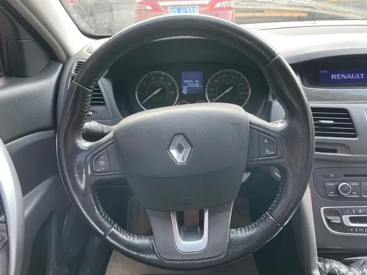 2013 Renault  Latitude 2.0L 139HP L4 CVT,autocango,china used car exporter,china ev exporter,chinese used car exporter,chinese used ev exporter