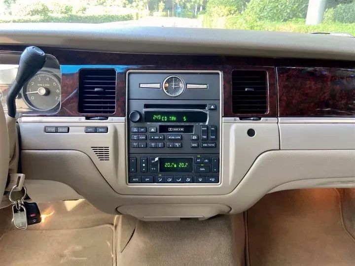 2014 Porsche 918 Spyder 4.6L 608HP V8 7DCT PHEV 6.8KWH,autocango,china used car exporter,china ev exporter,chinese used car exporter,chinese used ev exporter