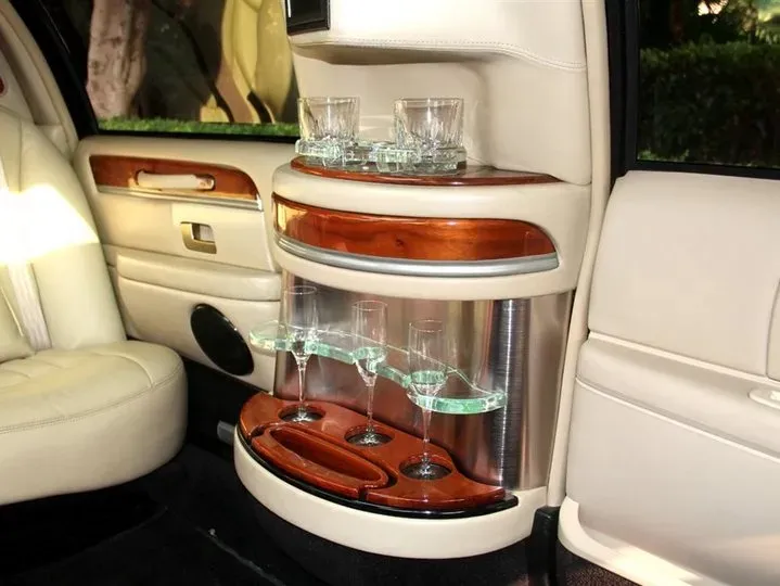 2014 Porsche 918 Spyder 4.6L 608HP V8 7DCT PHEV 6.8KWH,autocango,china used car exporter,china ev exporter,chinese used car exporter,chinese used ev exporter