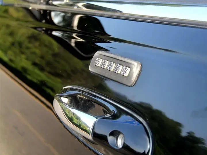 2014 Porsche 918 Spyder 4.6L 608HP V8 7DCT PHEV 6.8KWH,autocango,china used car exporter,china ev exporter,chinese used car exporter,chinese used ev exporter