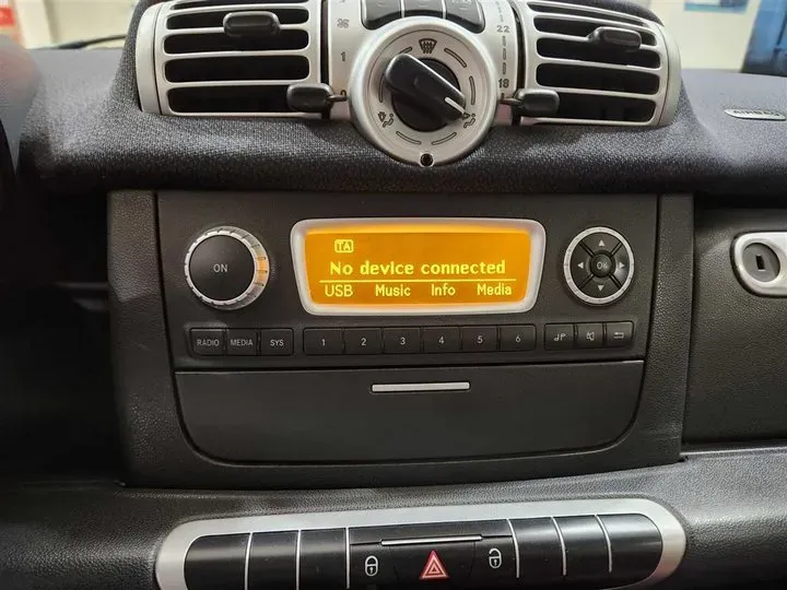 2013 Smart smart fortwo 1.0L 70HP L3 5AMT,autocango,china used car exporter,china ev exporter,chinese used car exporter,chinese used ev exporter