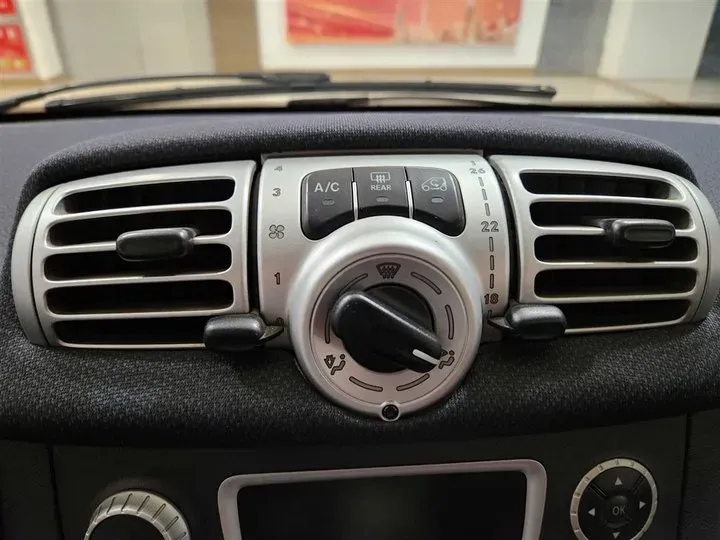 2013 Smart smart fortwo 1.0L 70HP L3 5AMT,autocango,china used car exporter,china ev exporter,chinese used car exporter,chinese used ev exporter