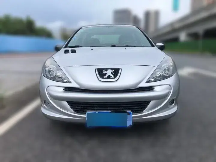 2011 Peugeot 207 1.4L 76HP L4 5MT