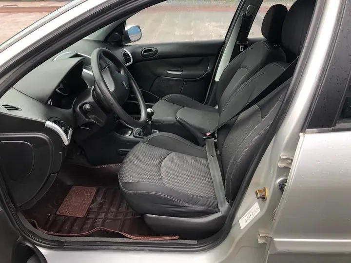 2011 Peugeot 207 1.4L 76HP L4 5MT,autocango,china used car exporter,china ev exporter,chinese used car exporter,chinese used ev exporter