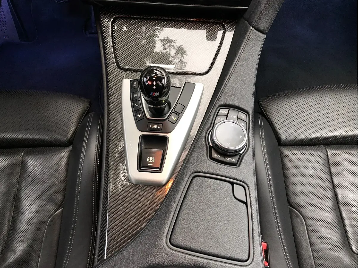 2013 BMW M6 4.4T 560HP V8 7DCT,autocango,china used car exporter,china ev exporter,chinese used car exporter,chinese used ev exporter