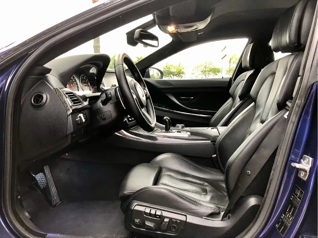 2013 BMW M6 4.4T 560HP V8 7DCT,autocango,china used car exporter,china ev exporter,chinese used car exporter,chinese used ev exporter