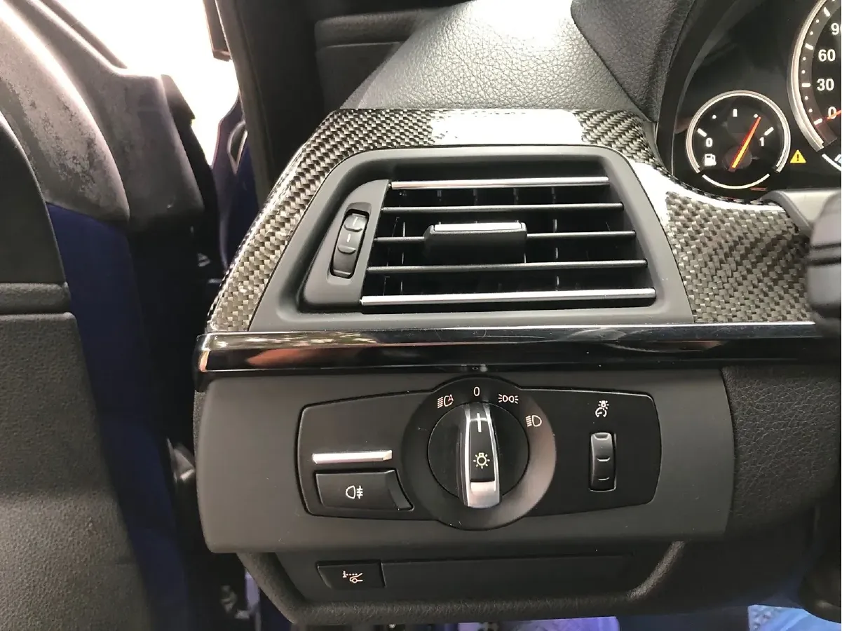 2013 BMW M6 4.4T 560HP V8 7DCT,autocango,china used car exporter,china ev exporter,chinese used car exporter,chinese used ev exporter