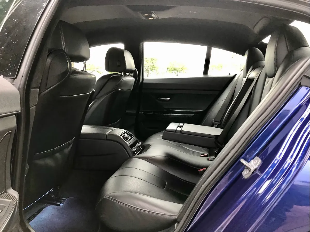 2013 BMW M6 4.4T 560HP V8 7DCT,autocango,china used car exporter,china ev exporter,chinese used car exporter,chinese used ev exporter