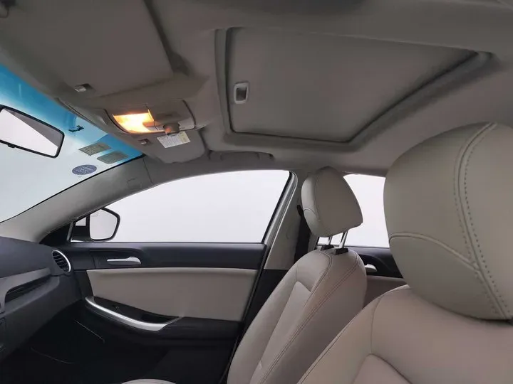 2016 Roewe e550 1.5L 109HP L4 2AT PHEV 12KWH,autocango,china used car exporter,china ev exporter,chinese used car exporter,chinese used ev exporter