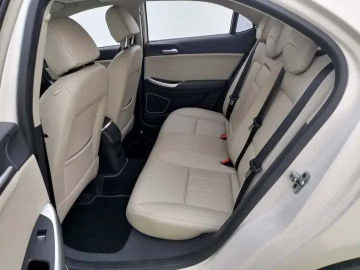 2016 Roewe e550 1.5L 109HP L4 2AT PHEV 12KWH,autocango,china used car exporter,china ev exporter,chinese used car exporter,chinese used ev exporter