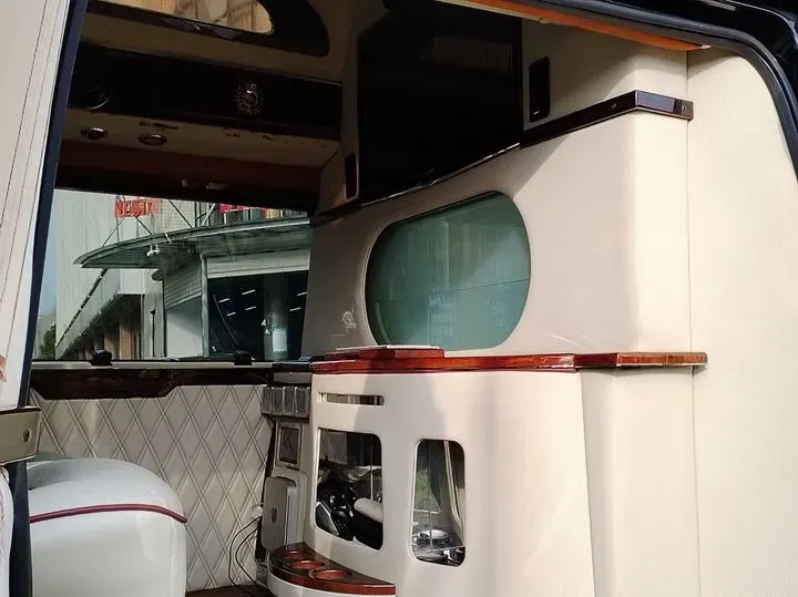 2011 Ford E350 5.4L 258HP V8 5AT,autocango,china used car exporter,china ev exporter,chinese used car exporter,chinese used ev exporter