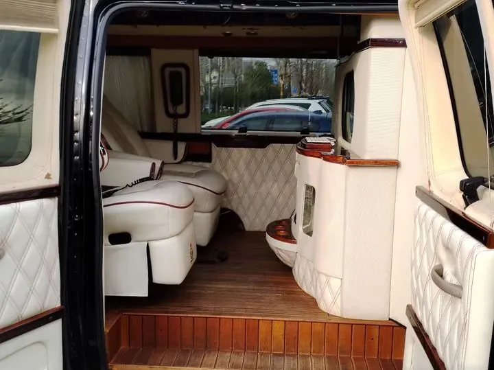 2011 Ford E350 5.4L 258HP V8 5AT,autocango,china used car exporter,china ev exporter,chinese used car exporter,chinese used ev exporter