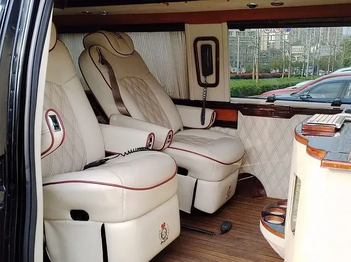 2011 Ford E350 5.4L 258HP V8 5AT,autocango,china used car exporter,china ev exporter,chinese used car exporter,chinese used ev exporter