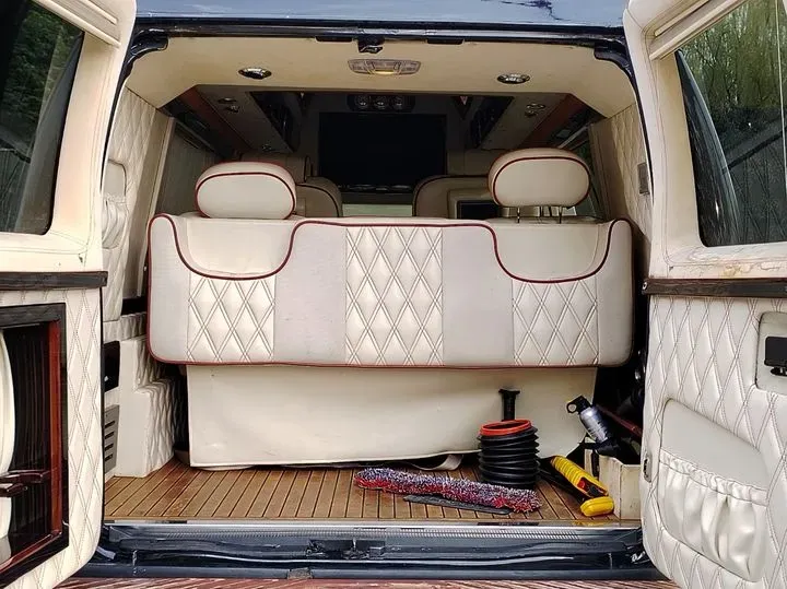 2011 Ford E350 5.4L 258HP V8 5AT,autocango,china used car exporter,china ev exporter,chinese used car exporter,chinese used ev exporter