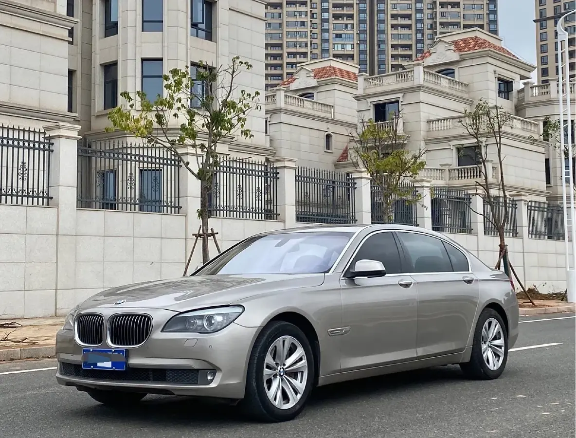 2009 BMW 7 Series 3.0L 258HP L6 6AT