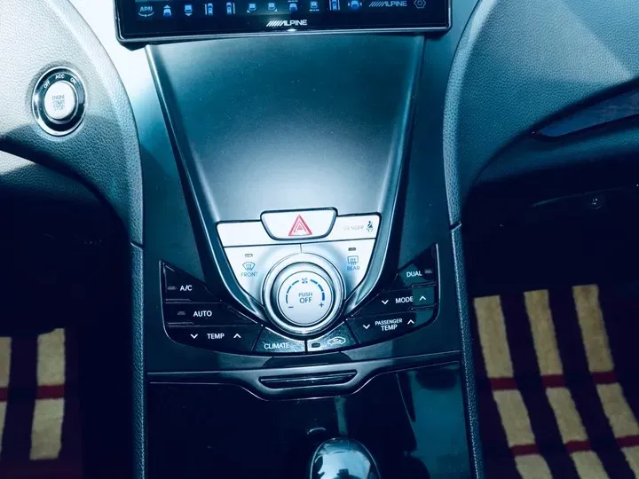 2011 Hyundai Azera 2.4L 180HP L4 6AT,autocango,china used car exporter,china ev exporter,chinese used car exporter,chinese used ev exporter