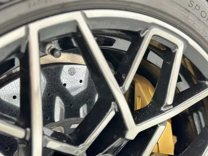 2022 BMW M8 4.4T 625HP V8 8AT,autocango,china used car exporter,china ev exporter,chinese used car exporter,chinese used ev exporter