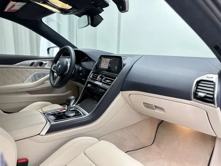 2022 BMW M8 4.4T 625HP V8 8AT,autocango,china used car exporter,china ev exporter,chinese used car exporter,chinese used ev exporter