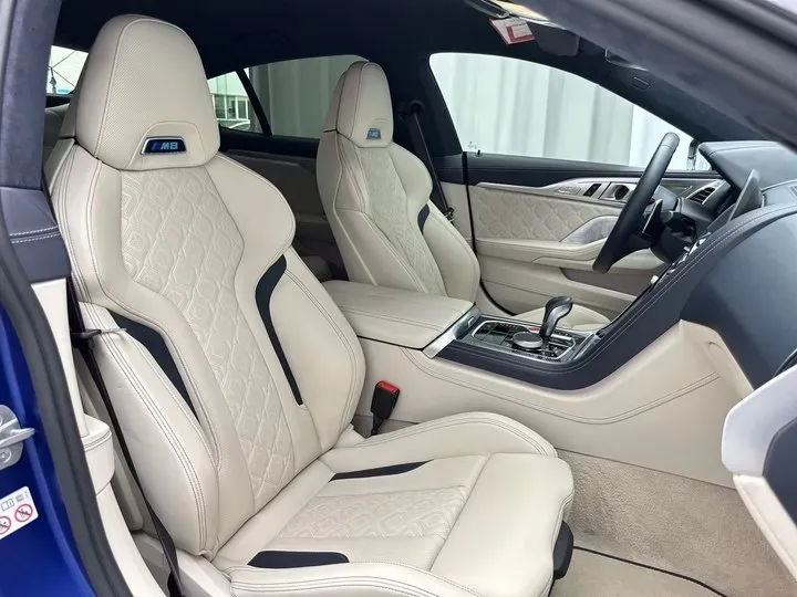 2022 BMW M8 4.4T 625HP V8 8AT,autocango,china used car exporter,china ev exporter,chinese used car exporter,chinese used ev exporter