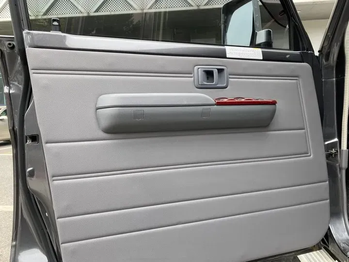 2005 Toyota Land Cruiser 4.5L 211HP L6 4AT,autocango,china used car exporter,china ev exporter,chinese used car exporter,chinese used ev exporter