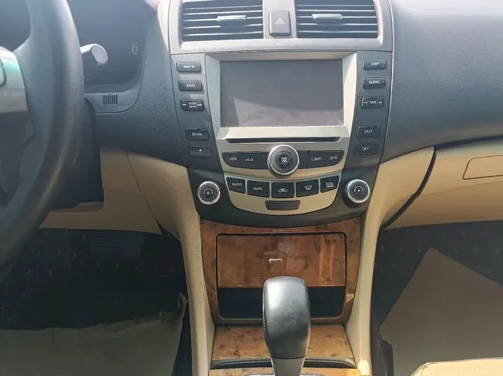 2010 BYD F6 2.4L 160HP L4 4AT,autocango,china used car exporter,china ev exporter,chinese used car exporter,chinese used ev exporter