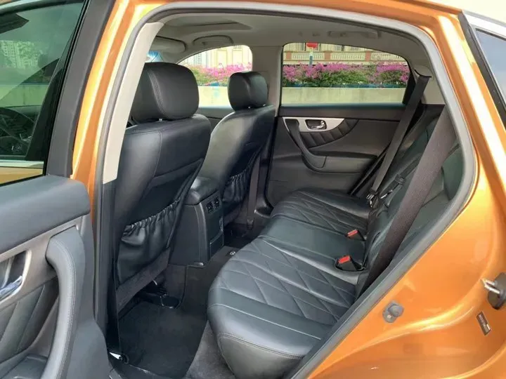 2013 Infiniti QX70 3.7L 351HP V6 7AT,autocango,china used car exporter,china ev exporter,chinese used car exporter,chinese used ev exporter