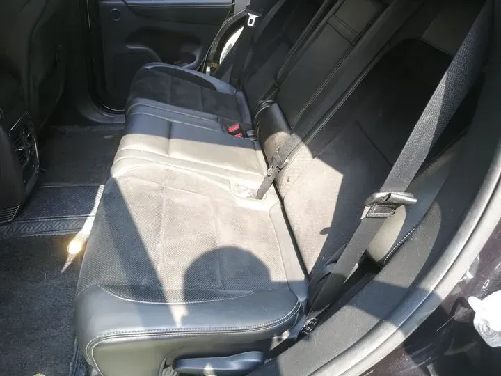 2013 Jeep Grand Cherokee SRT 6.4L 468HP V8 5AT,autocango,china used car exporter,china ev exporter,chinese used car exporter,chinese used ev exporter