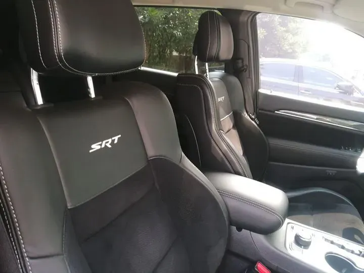 2013 Jeep Grand Cherokee SRT 6.4L 468HP V8 5AT,autocango,china used car exporter,china ev exporter,chinese used car exporter,chinese used ev exporter