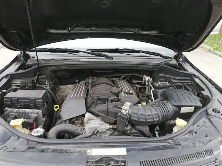 2013 Jeep Grand Cherokee SRT 6.4L 468HP V8 5AT,autocango,china used car exporter,china ev exporter,chinese used car exporter,chinese used ev exporter