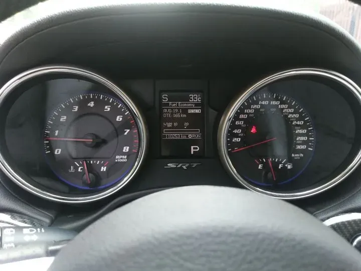 2013 Jeep Grand Cherokee SRT 6.4L 468HP V8 5AT,autocango,china used car exporter,china ev exporter,chinese used car exporter,chinese used ev exporter