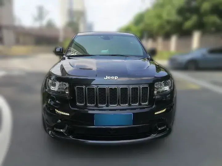 2013 Jeep Grand Cherokee SRT 6.4L 468HP V8 5AT