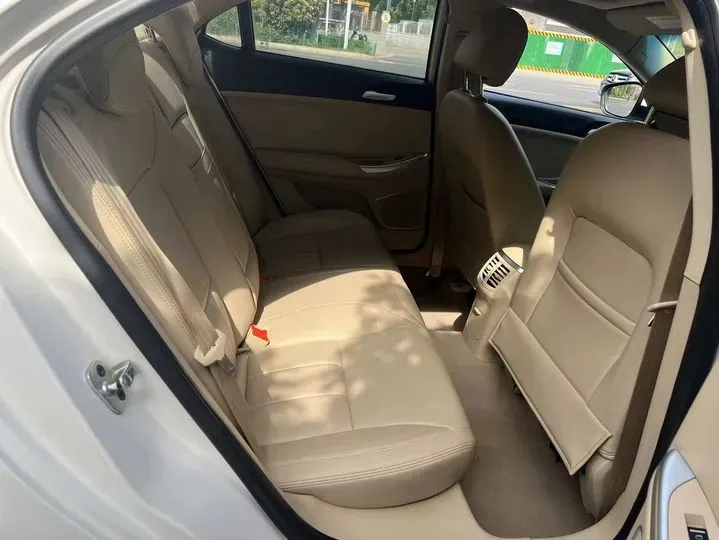2014 Roewe 550 1.8L 133HP L4 6DCT,autocango,china used car exporter,china ev exporter,chinese used car exporter,chinese used ev exporter