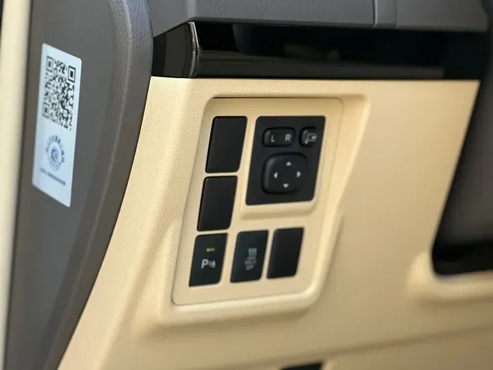 2004 Toyota Land Cruiser Prado 2.7L 163HP L4 5MT,autocango,china used car exporter,china ev exporter,chinese used car exporter,chinese used ev exporter