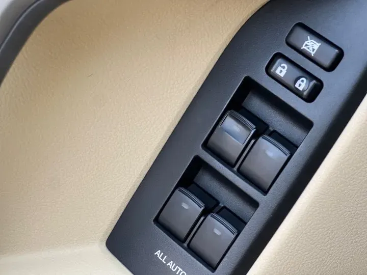 2004 Toyota Land Cruiser Prado 2.7L 163HP L4 5MT,autocango,china used car exporter,china ev exporter,chinese used car exporter,chinese used ev exporter