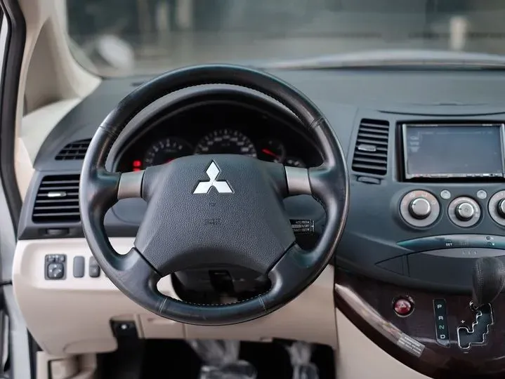 2007 Mitsubishi Grandis 2.4L 165HP L4 4AT,autocango,china used car exporter,china ev exporter,chinese used car exporter,chinese used ev exporter