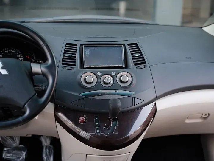 2007 Mitsubishi Grandis 2.4L 165HP L4 4AT,autocango,china used car exporter,china ev exporter,chinese used car exporter,chinese used ev exporter