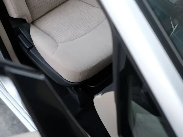 2007 Mitsubishi Grandis 2.4L 165HP L4 4AT,autocango,china used car exporter,china ev exporter,chinese used car exporter,chinese used ev exporter