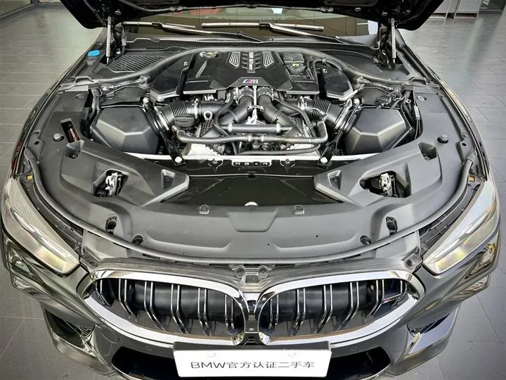 2022 BMW M8 4.4T 625HP V8 8AT,autocango,china used car exporter,china ev exporter,chinese used car exporter,chinese used ev exporter