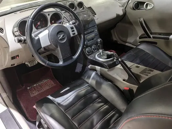 2004 Nissan 350Z 3.5L 280HP V6 5AT,autocango,china used car exporter,china ev exporter,chinese used car exporter,chinese used ev exporter