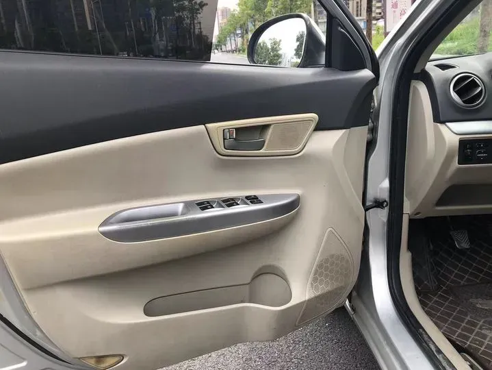 2012 ChangAn Alsvin V5 1.5L 114HP L4 5MT,autocango,china used car exporter,china ev exporter,chinese used car exporter,chinese used ev exporter