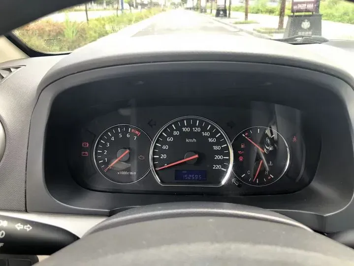 2012 ChangAn Alsvin V5 1.5L 114HP L4 5MT,autocango,china used car exporter,china ev exporter,chinese used car exporter,chinese used ev exporter