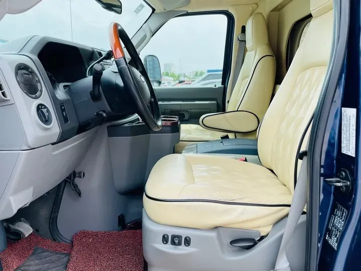 2011 Ford E350 5.4L 258HP V8 5AT,autocango,china used car exporter,china ev exporter,chinese used car exporter,chinese used ev exporter