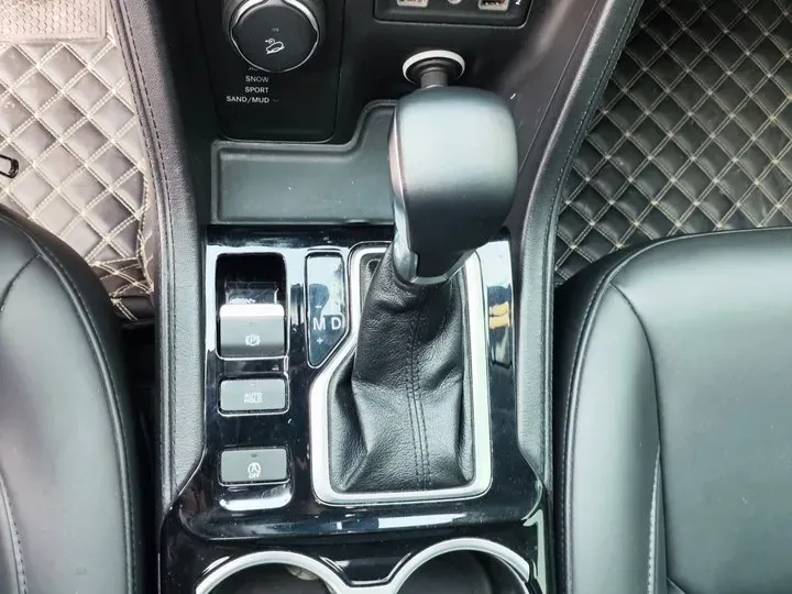 2018 Jeep Commander 2.0T 265HP L4 9AT,autocango,china used car exporter,china ev exporter,chinese used car exporter,chinese used ev exporter