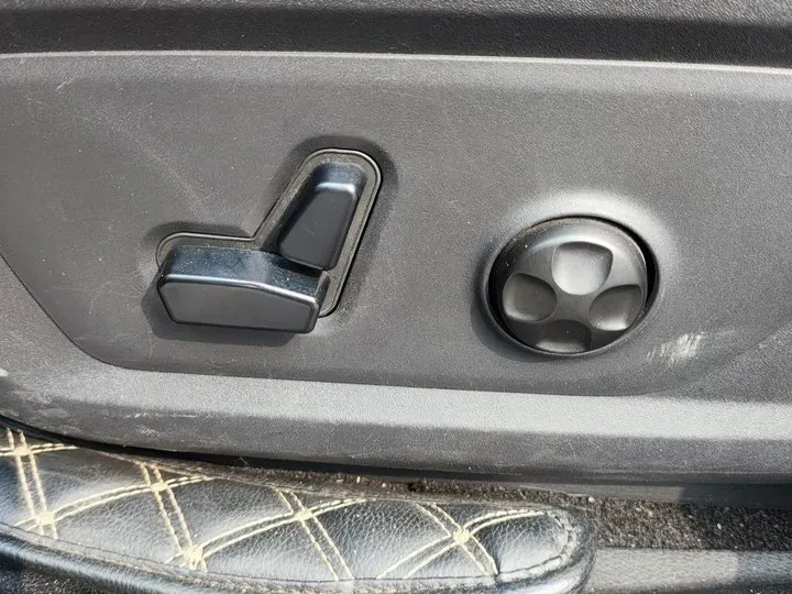 2018 Jeep Commander 2.0T 265HP L4 9AT,autocango,china used car exporter,china ev exporter,chinese used car exporter,chinese used ev exporter