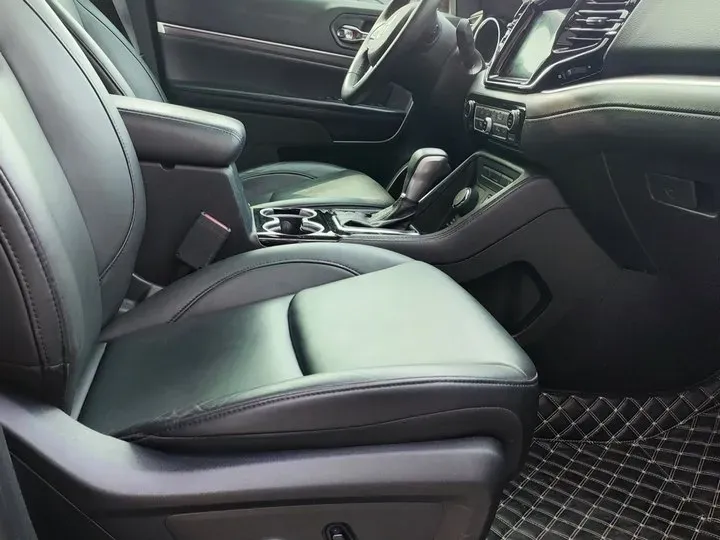 2018 Jeep Commander 2.0T 265HP L4 9AT,autocango,china used car exporter,china ev exporter,chinese used car exporter,chinese used ev exporter