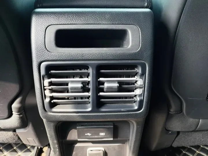 2018 Jeep Commander 2.0T 265HP L4 9AT,autocango,china used car exporter,china ev exporter,chinese used car exporter,chinese used ev exporter